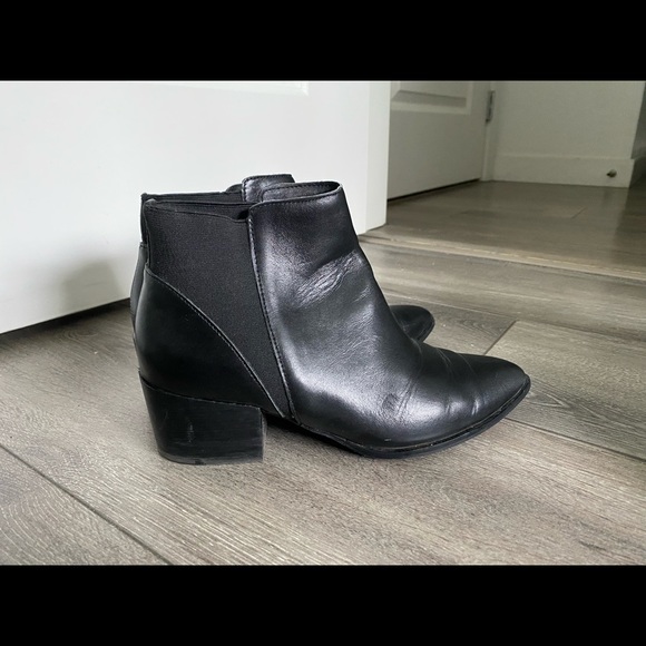 Chinese Laundry Finn Booties - Picture 6 of 11